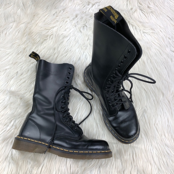 doc marten type shoes